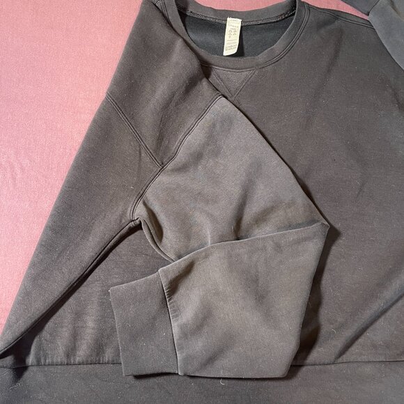 SPANX AirEssentials Crewneck Soft Sweatshirt in black - Size Large - Picture 10 of 11